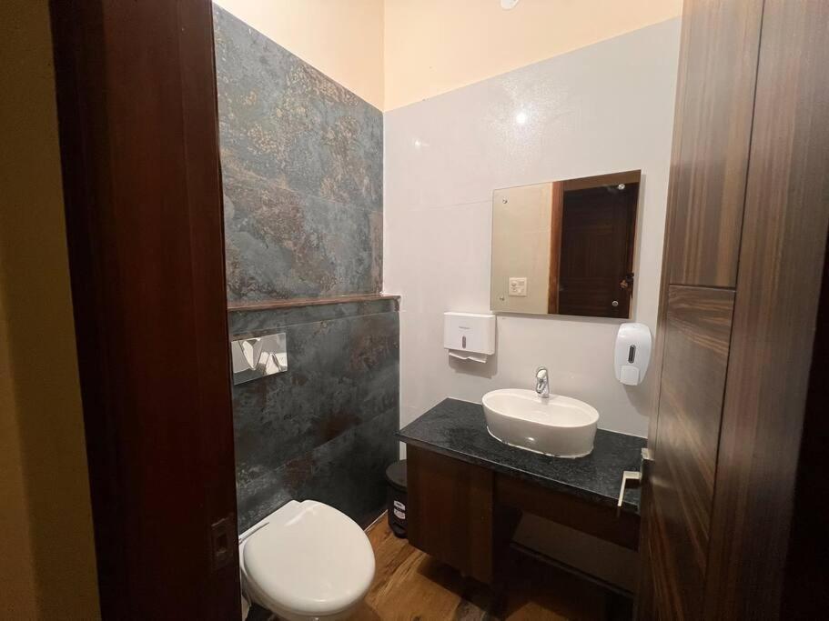 5Bhk Home Away From Home At Ranjit Avenue Amritsar Bagian luar foto