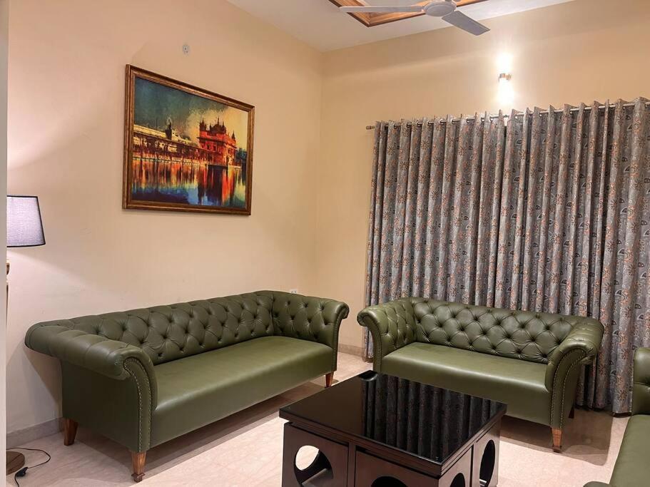 5Bhk Home Away From Home At Ranjit Avenue Amritsar Bagian luar foto