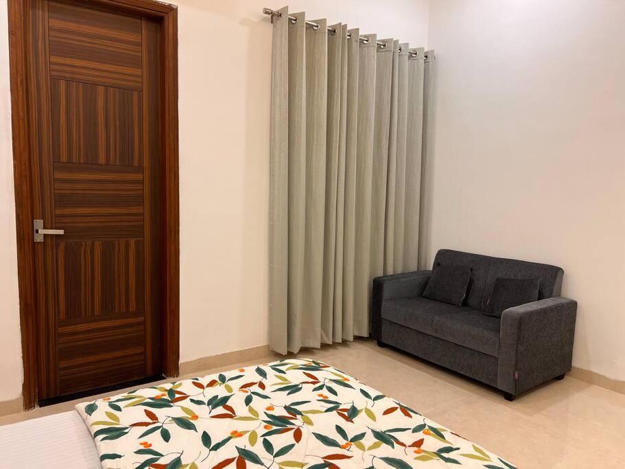 5Bhk Home Away From Home At Ranjit Avenue Amritsar Bagian luar foto