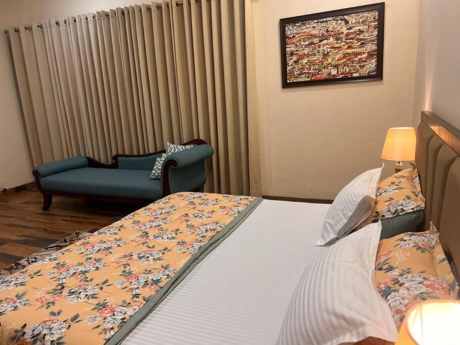 5Bhk Home Away From Home At Ranjit Avenue Amritsar Bagian luar foto