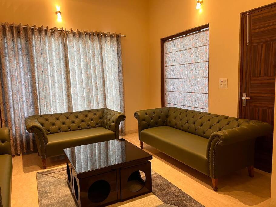 5Bhk Home Away From Home At Ranjit Avenue Amritsar Bagian luar foto
