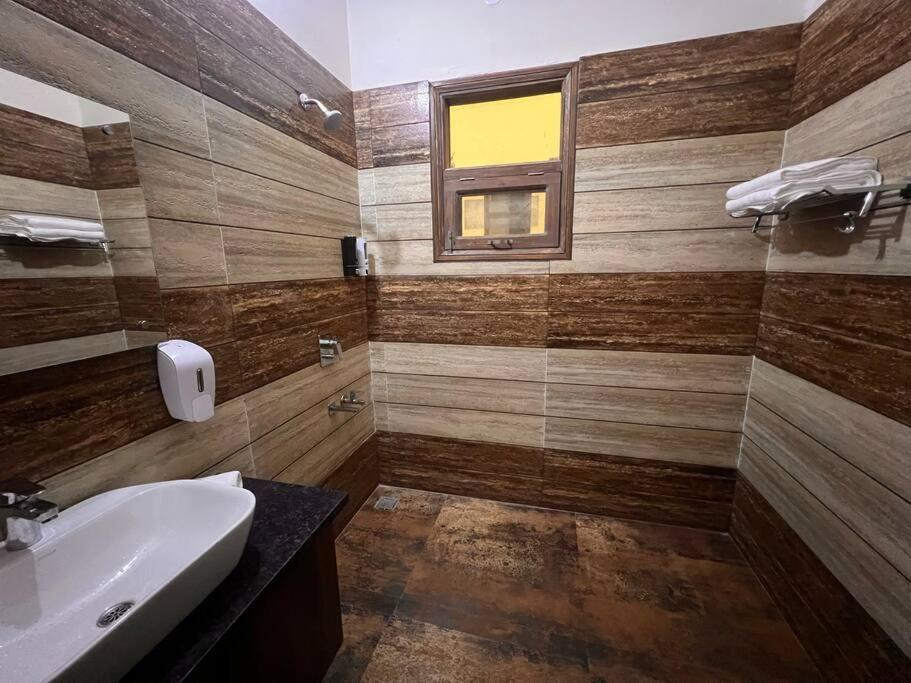 5Bhk Home Away From Home At Ranjit Avenue Amritsar Bagian luar foto