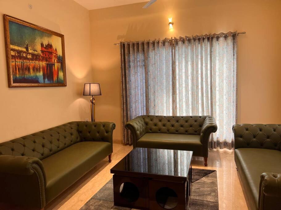 5Bhk Home Away From Home At Ranjit Avenue Amritsar Bagian luar foto