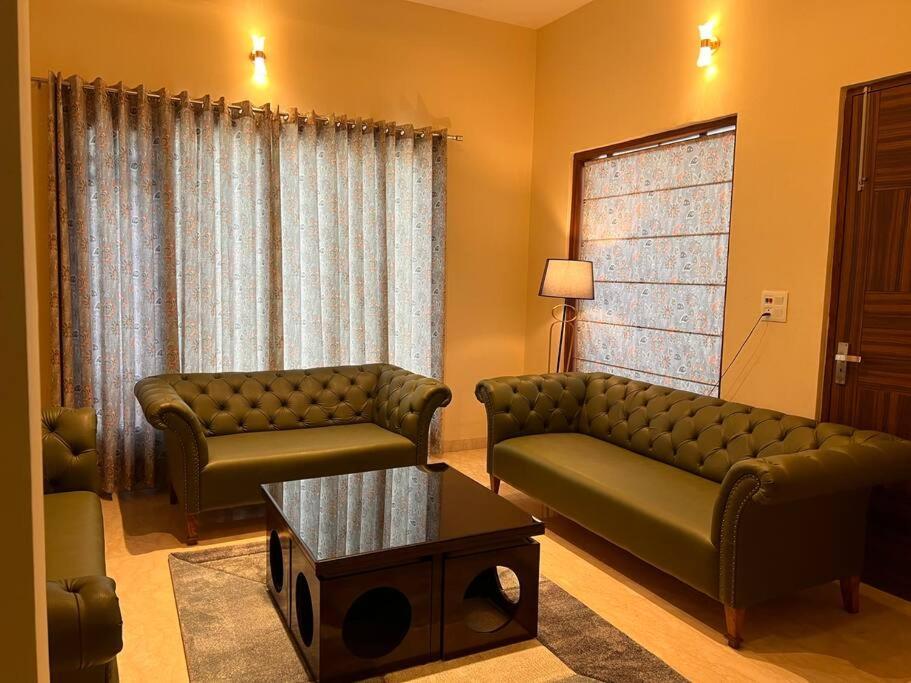 5Bhk Home Away From Home At Ranjit Avenue Amritsar Bagian luar foto