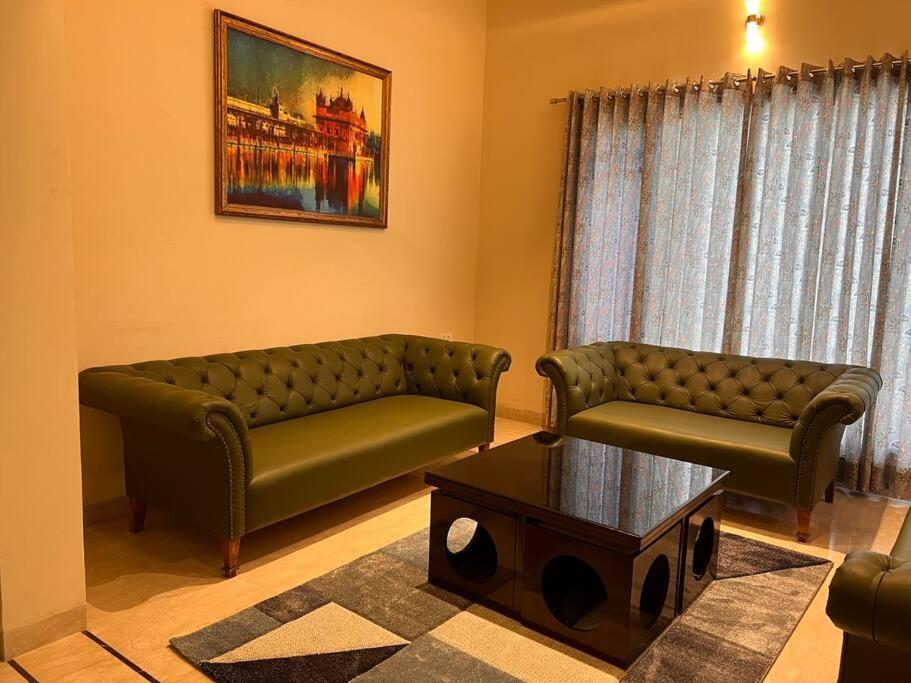 5Bhk Home Away From Home At Ranjit Avenue Amritsar Bagian luar foto