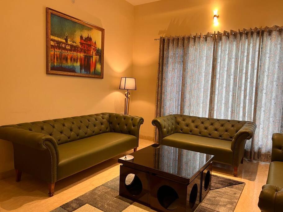 5Bhk Home Away From Home At Ranjit Avenue Amritsar Bagian luar foto